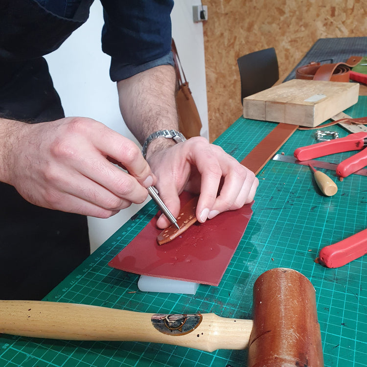 Hands of Tym Course Craft it Yourself Belt Course - A Practical Leather Course