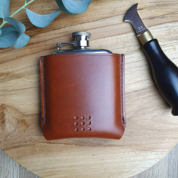 Hands of Tym Flasks 'Aspen' Rounded Pewter Hip Flask with Bespoke Handmade Leather case
