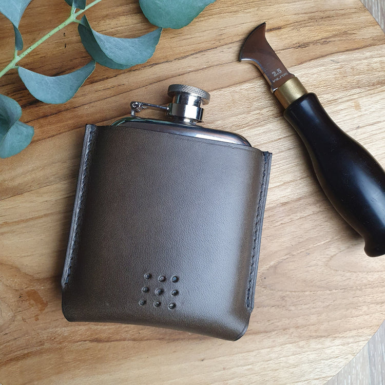 Hands of Tym Flasks 'Aspen' Rounded Pewter Hip Flask with Bespoke Handmade Leather case