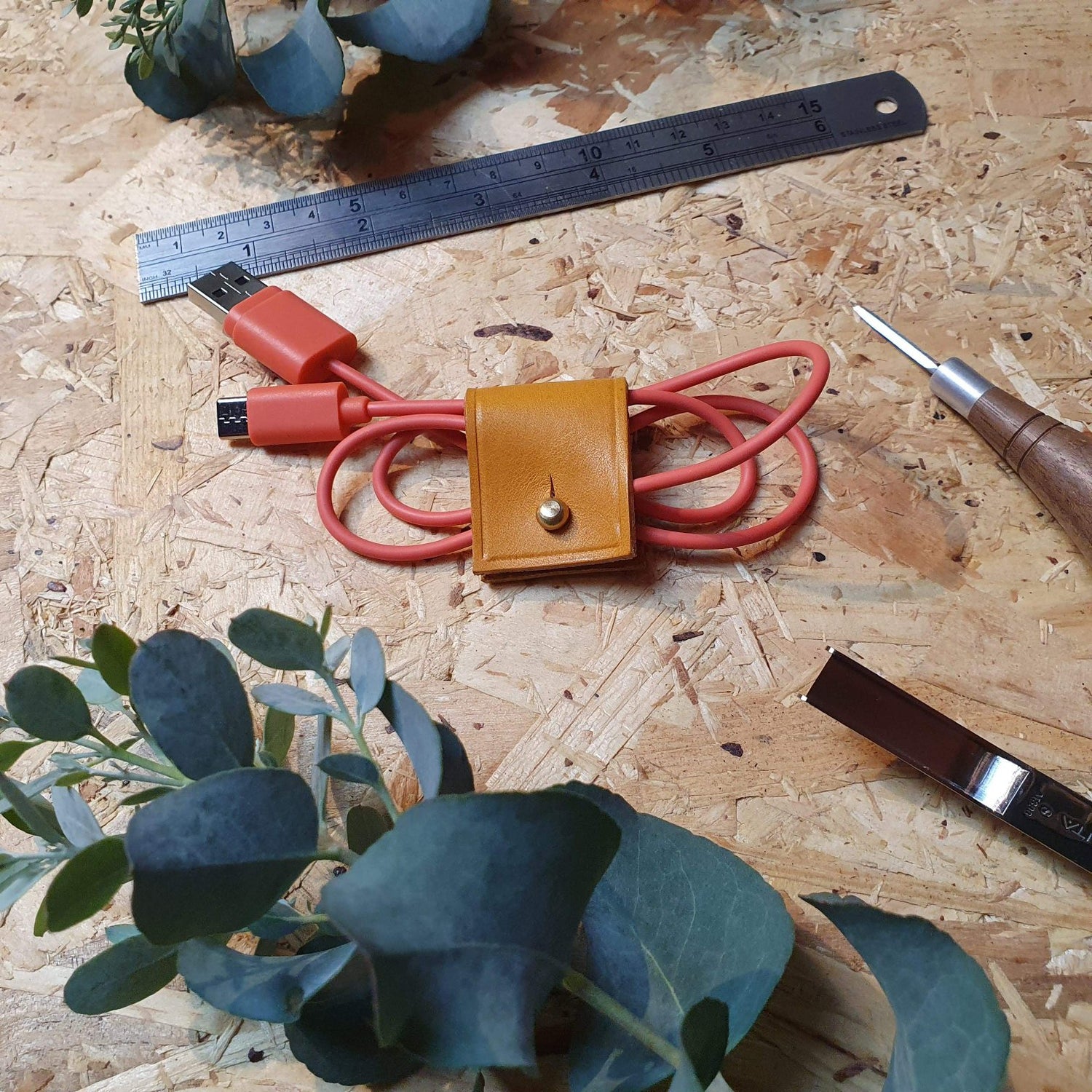 Hands of Tym 'Pod' The Personalised Handmade Leather cable tidy