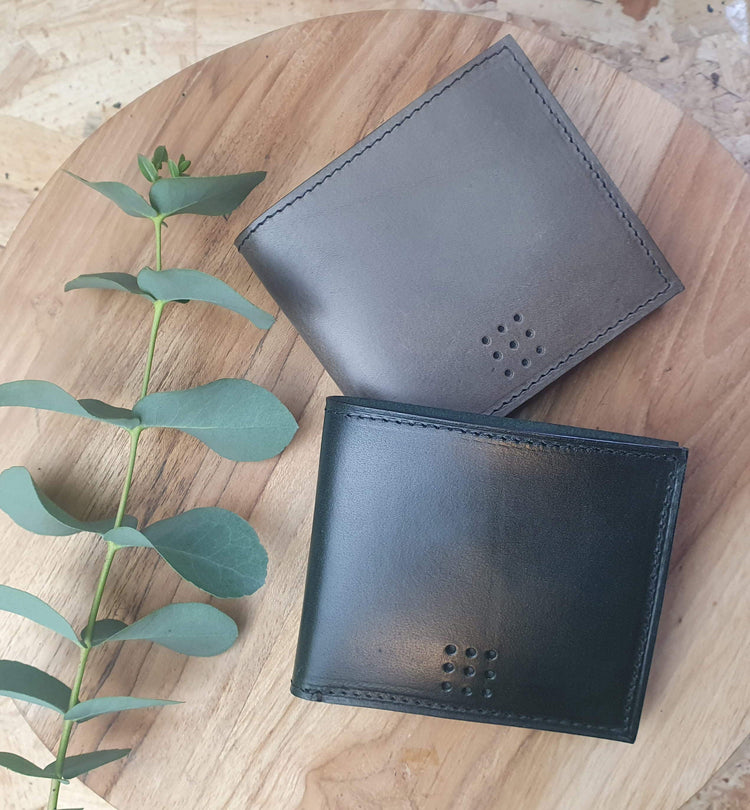 Hands of Tym SLG 'Larch' Bespoke Handmade Leather Bifold 6 Card Wallet
