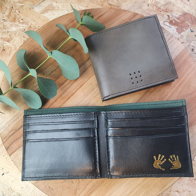 Hands of Tym SLG 'Larch' Bespoke Handmade Leather Bifold 6 Card Wallet