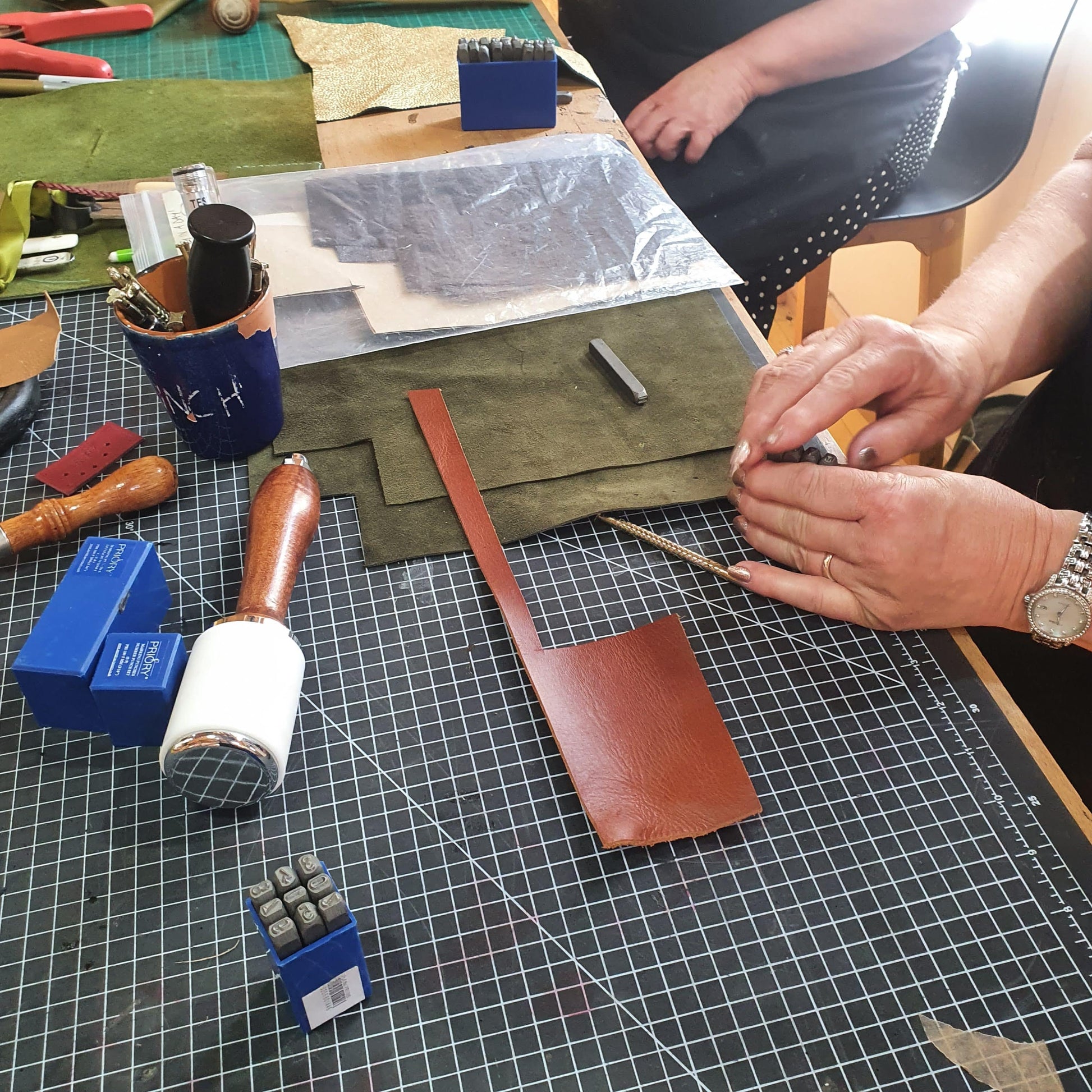 Hands of Tym Course 'Bag in a Day' Practical Leather Course Mini Bucket Bag
