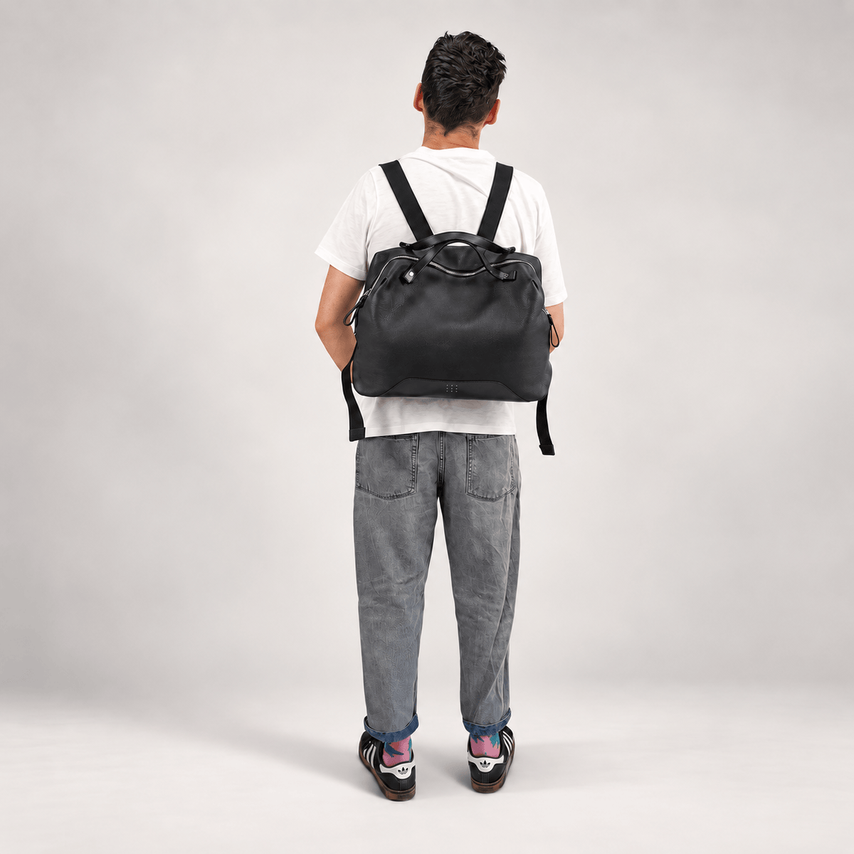 Hands of Tym Luggage & Bags 'Rowan' Bespoke Handmade Luxury Leather Backpack Holdall With Zip Closure and Top Handles
