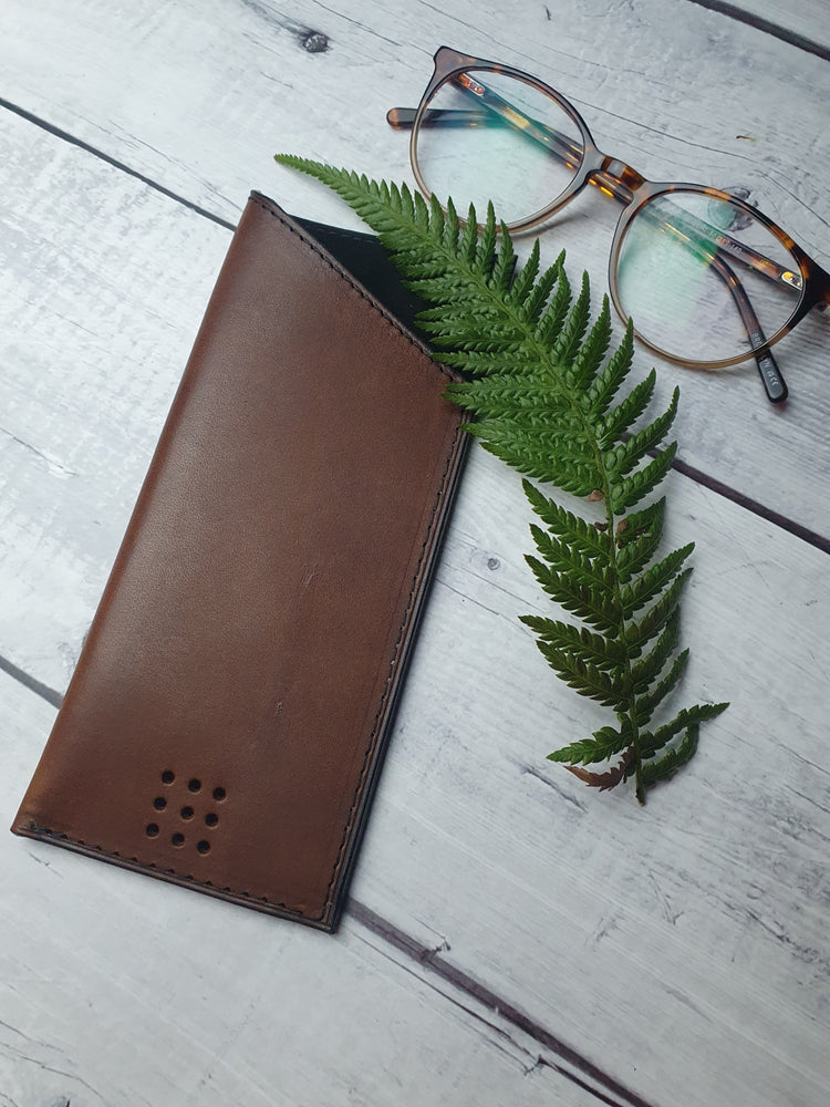 Hands of Tym SLG 'Alder' Bespoke Leather Glasses Case