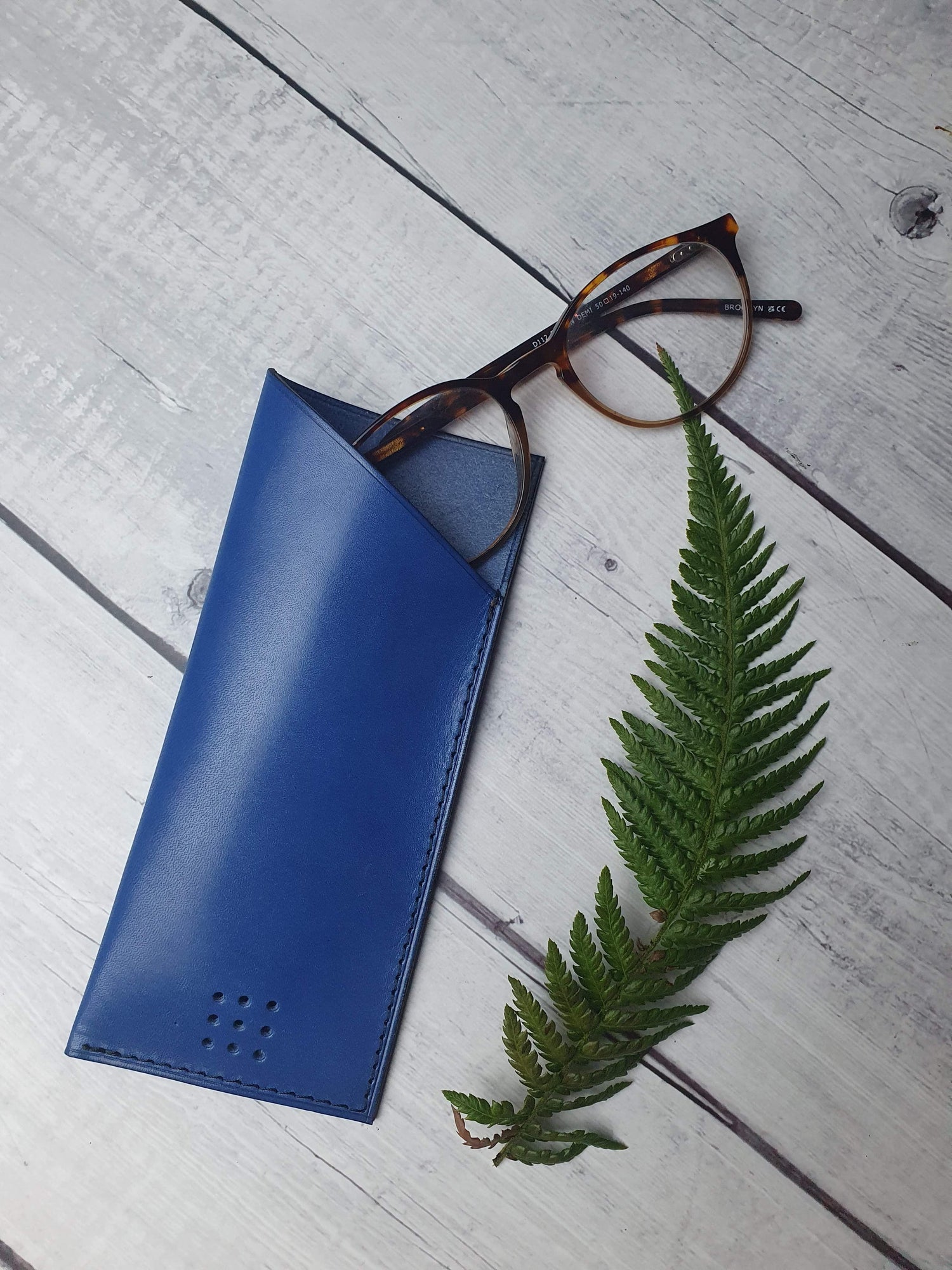 Hands of Tym SLG 'Alder' Bespoke Leather Glasses Case