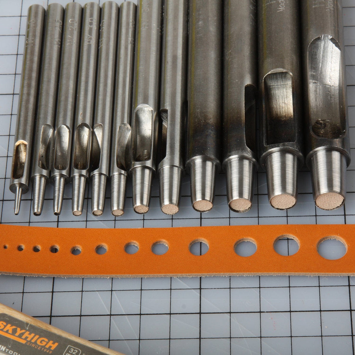 Wuta Tools and Supplies Handheld Precision Hollow Hole Punch for Leather Crafting