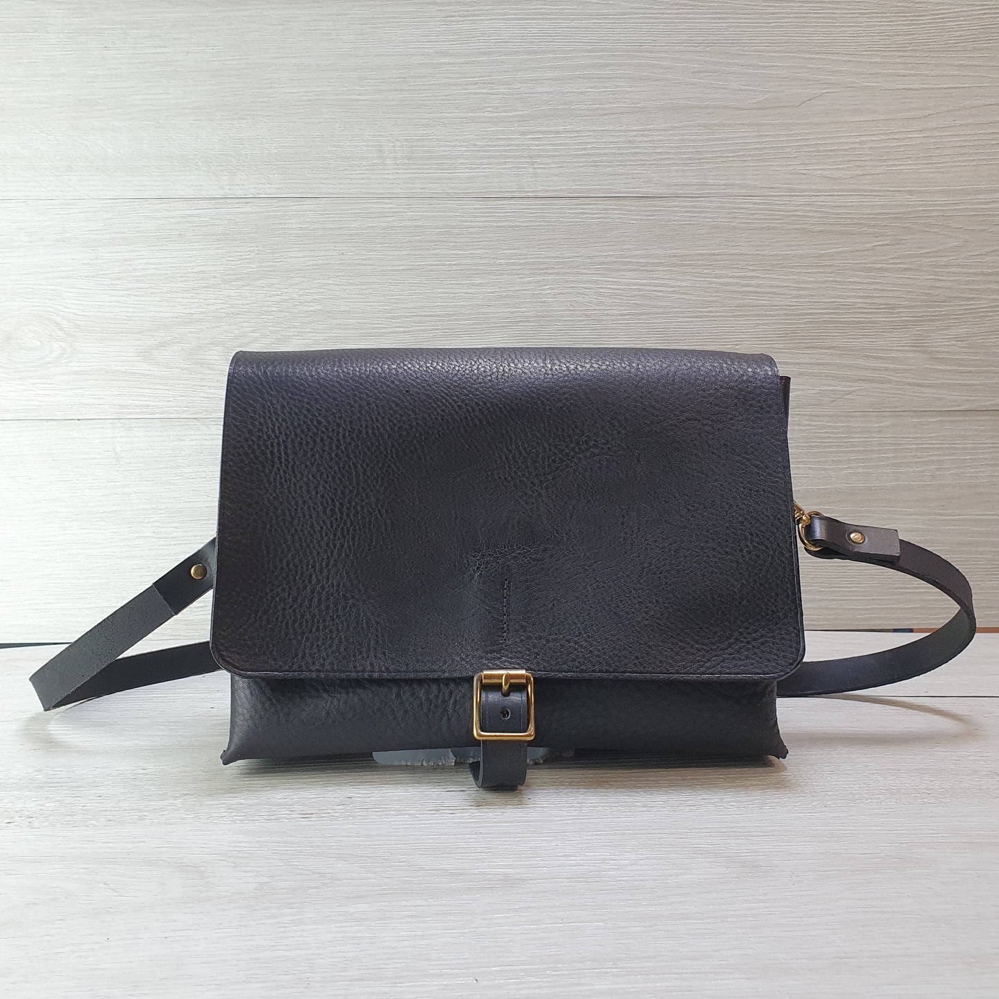 Hands of Tym Handbags 'Hickory Satchel' Bespoke Handmade Luxury Leather Cross Body Bag Black