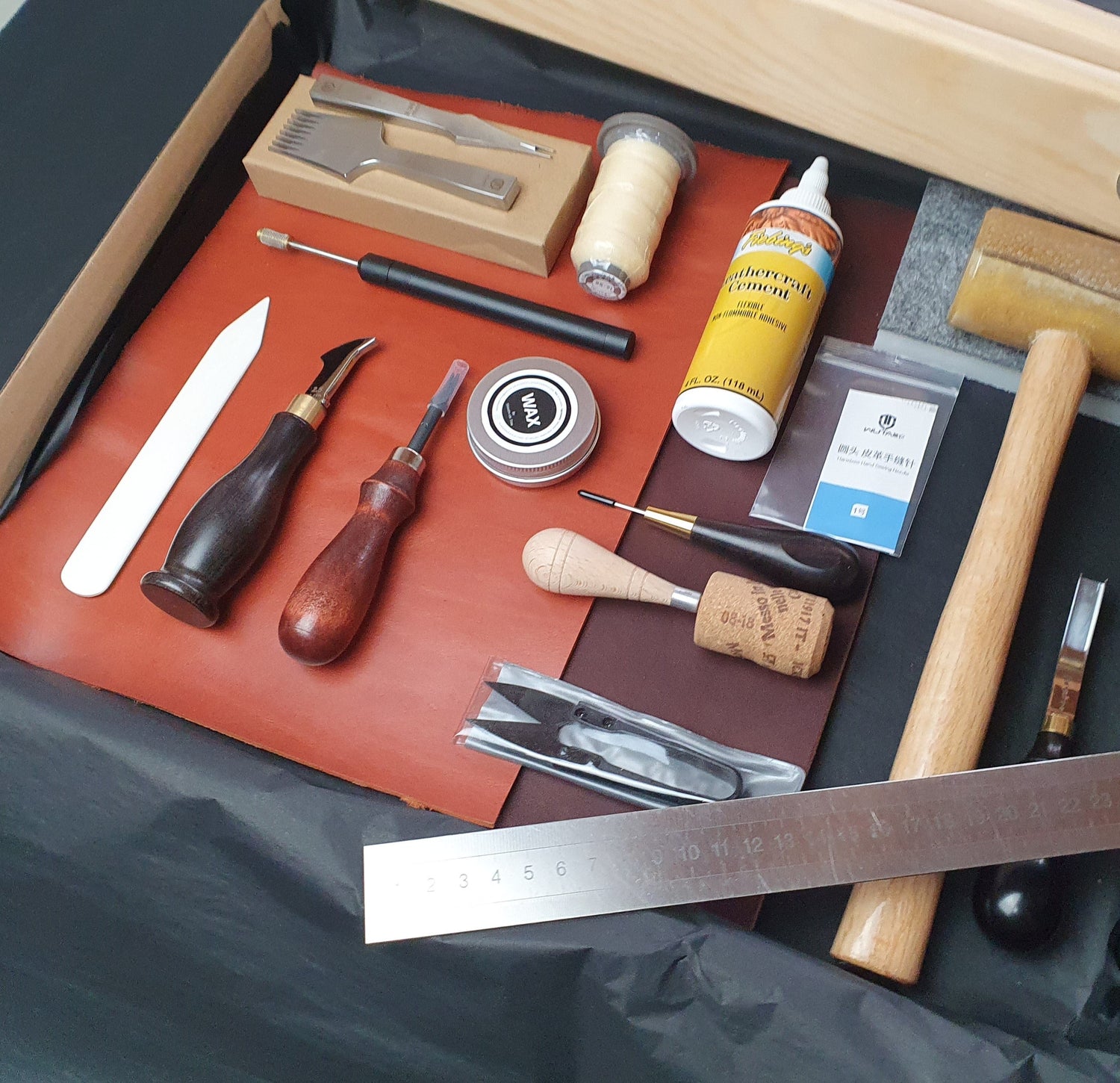 Kit de herramientas artesanales de cuero de lujo para coser a mano