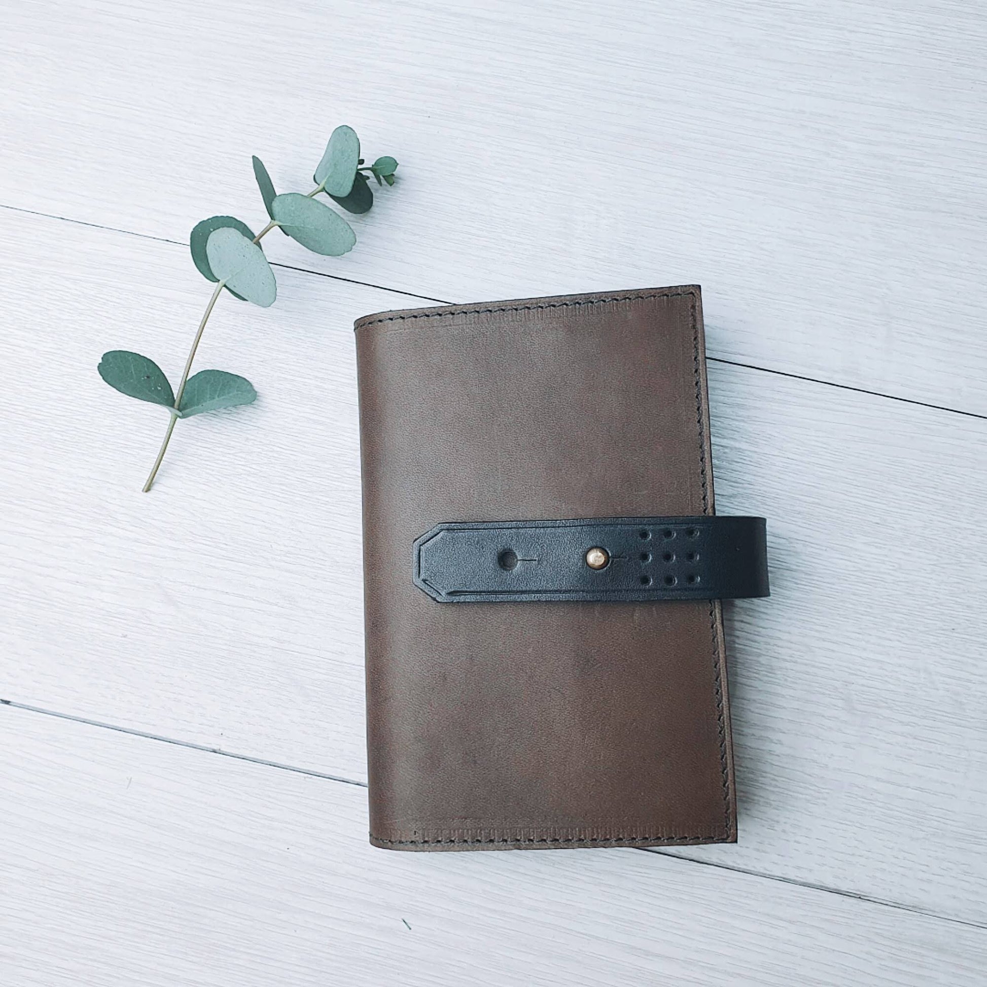 Hands of Tym Notebooks & Notepads 'Laurel' The Bespoke Handmade Luxury Leather Notebook / Diary A6
