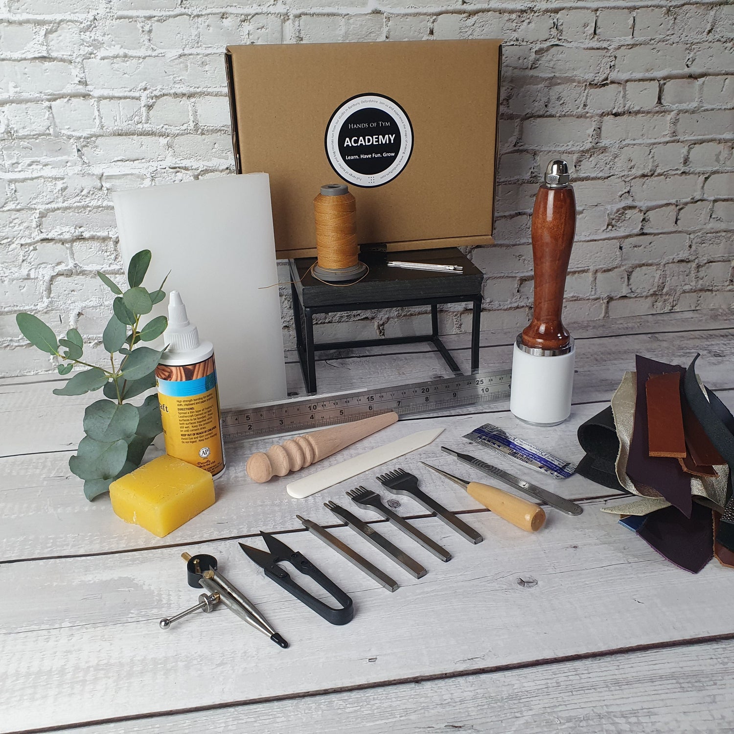 Starter Leather craft tool kit – Hands of Tym