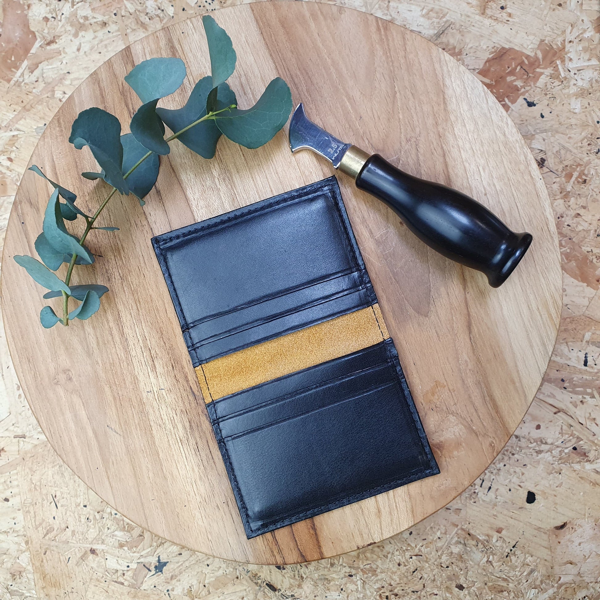Hands of Tym Wallets & Money Clips 'Larch Slim' Bespoke Handmade Leather Slim Card Wallet